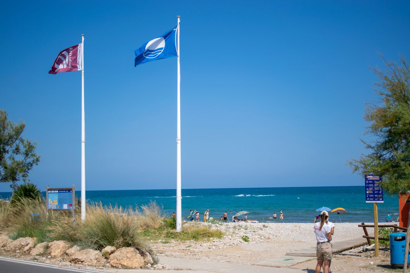 Catalunya té 96 platges guardonades amb Bandera Blava